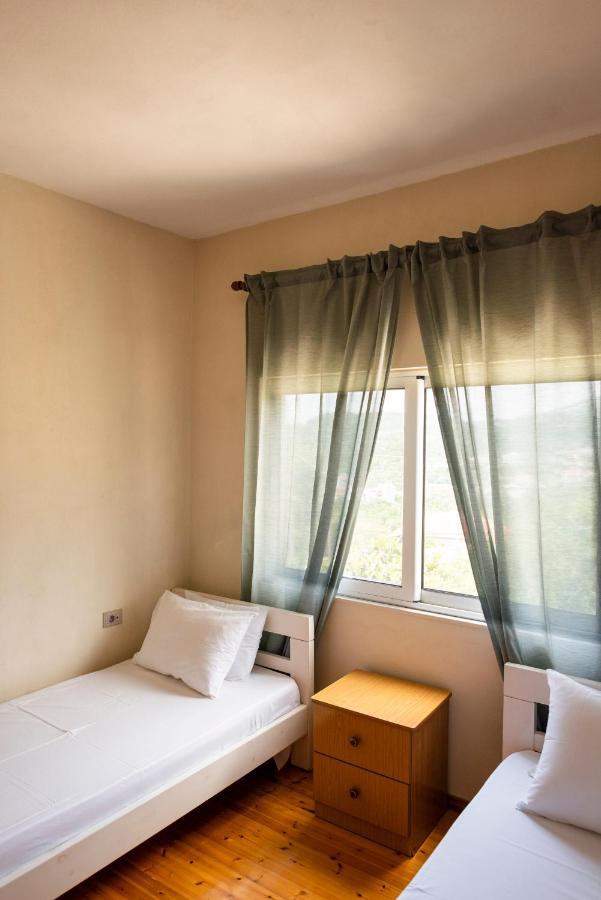 Janakis Apartments Himare Ngoại thất bức ảnh