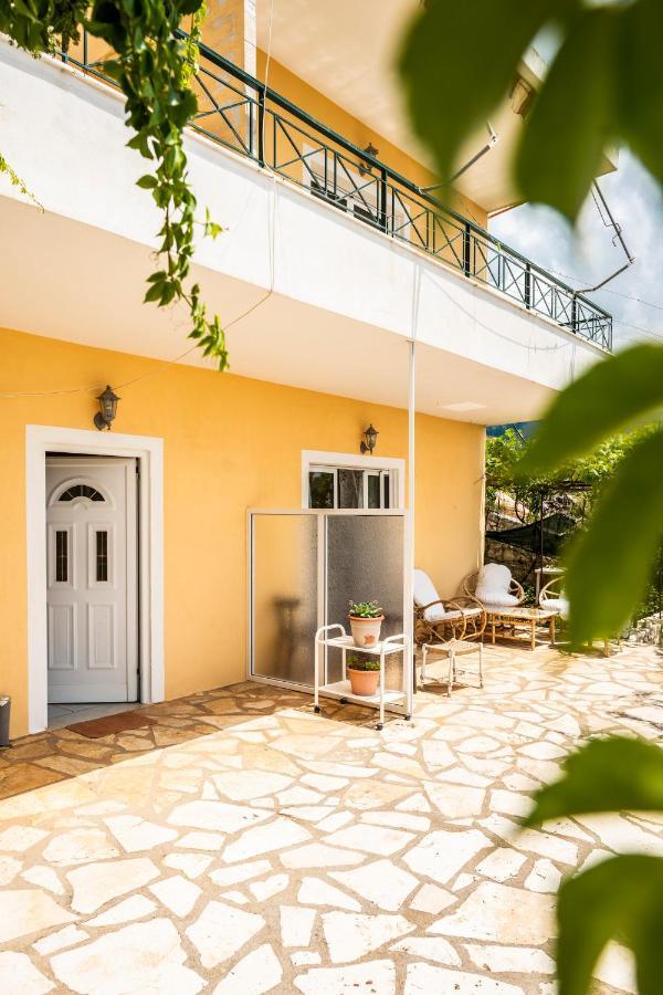 Janakis Apartments Himare Ngoại thất bức ảnh