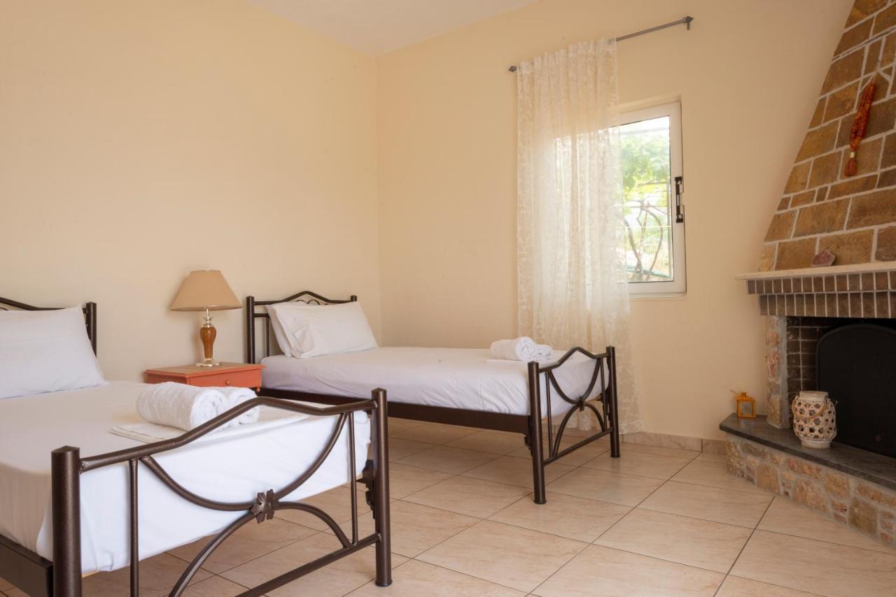 Janakis Apartments Himare Ngoại thất bức ảnh