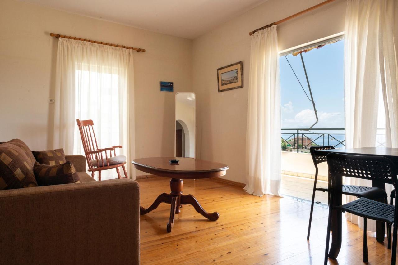 Janakis Apartments Himare Ngoại thất bức ảnh