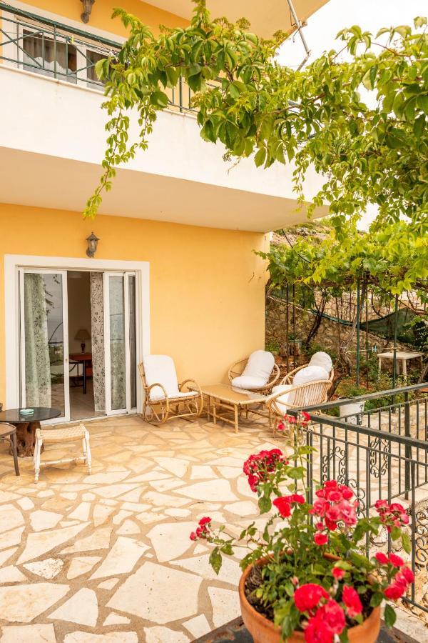 Janakis Apartments Himare Ngoại thất bức ảnh