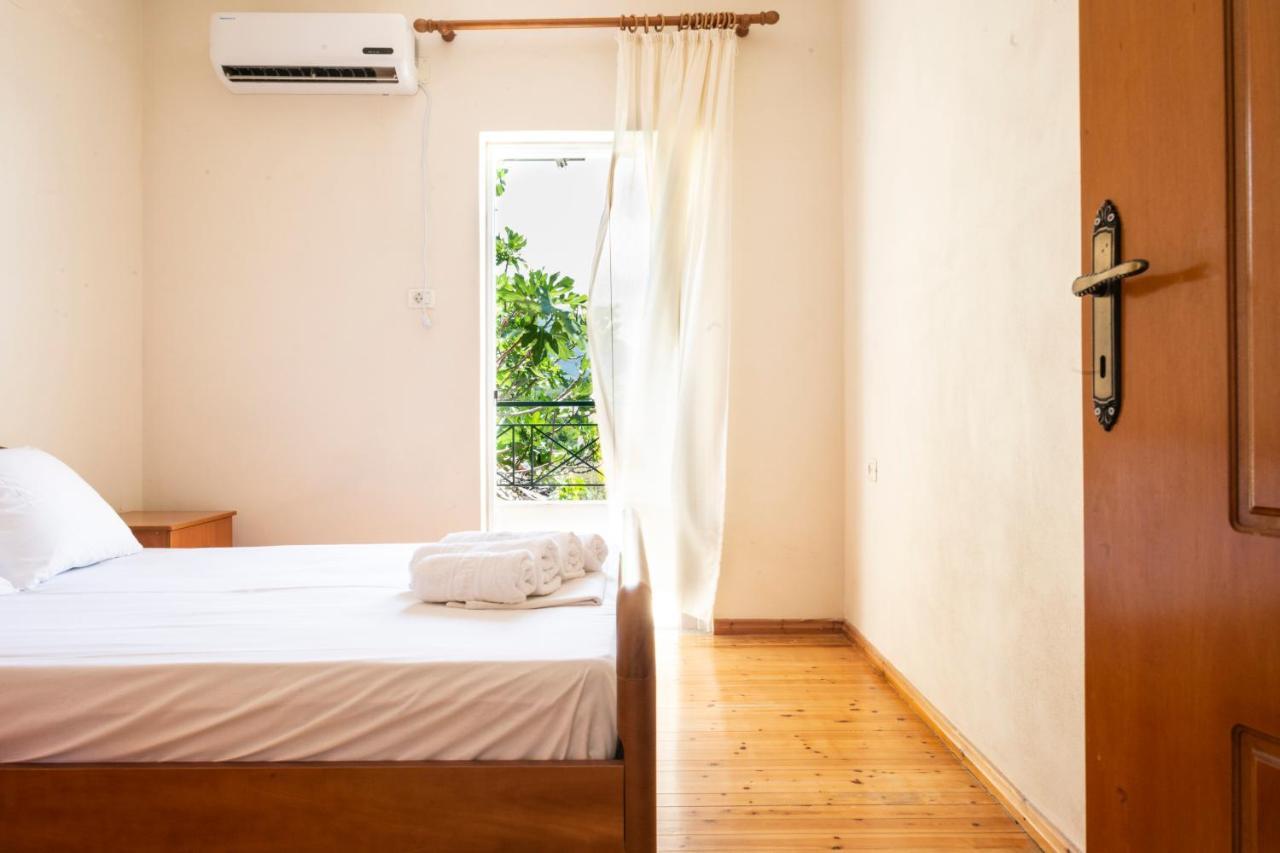 Janakis Apartments Himare Ngoại thất bức ảnh